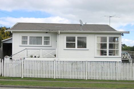 Photo of property in 23a Coles Crescent, Papakura, 2110