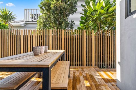 Photo of property in 239 The Esplanade, Petone, Lower Hutt, 5012