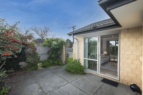 Photo of property in 2 Newall Avenue, Bryndwr, Christchurch, 8052