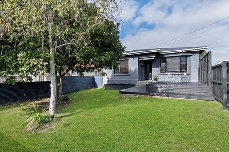 Photo of property in 142 Titirangi Road, New Lynn, Auckland, 0600