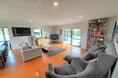 Photo of property in 106 Titoki Place, Matarangi, Whitianga, 3592