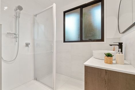 Photo of property in 1/9 Kimdale Place, Totara Heights, Auckland, 2105