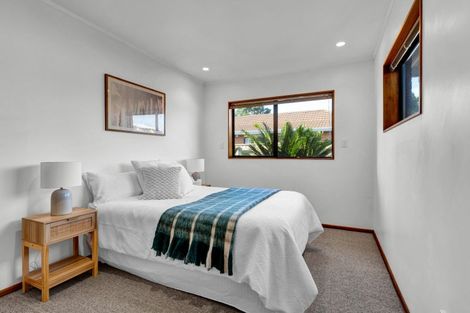 Photo of property in 8 Argyle Place, Highlands Park, New Plymouth, 4312