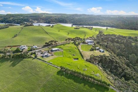 Photo of property in 2712 South Head Road, South Head, Helensville, 0874
