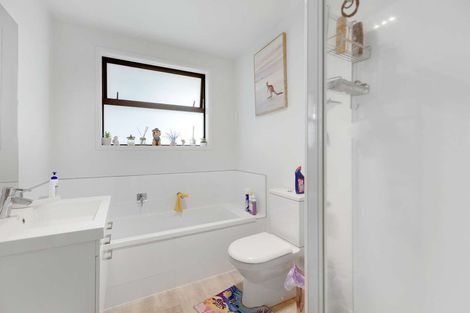 Photo of property in 23 Henderson Crescent, Parkvale, Tauranga, 3112