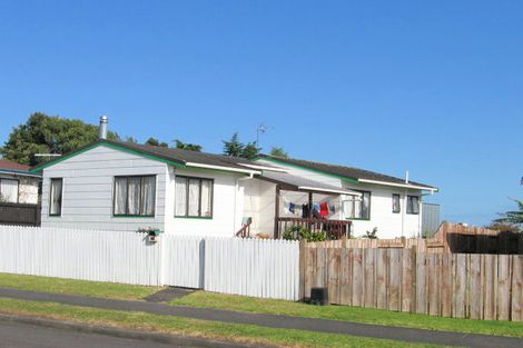 Photo of property in 35 Greenstone Place, Clover Park, Auckland, 2019