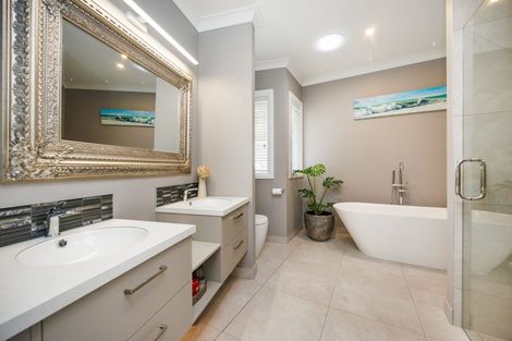 Photo of property in 82 Kingsdale Park Drive, Aokautere, Palmerston North, 4471