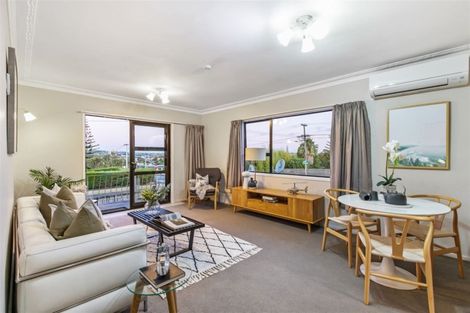 Photo of property in 1/2 Northall Road, New Lynn, Auckland, 0600