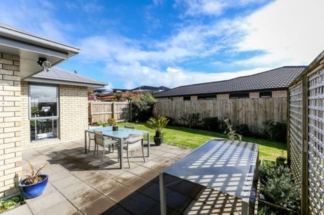 Photo of property in 15a Frederick Place, Whalers Gate, New Plymouth, 4310