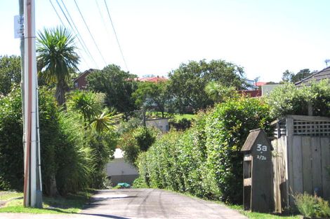 Photo of property in 3a Dallinghoe Crescent, Milford, Auckland, 0620