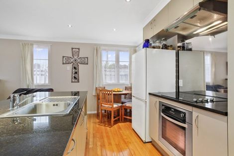 Photo of property in 44 Strid Road, Te Atatu South, Auckland, 0610