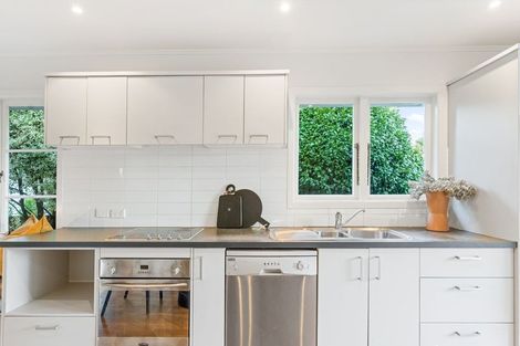 Photo of property in 18 Durham Street, Te Atatu Peninsula, Auckland, 0610