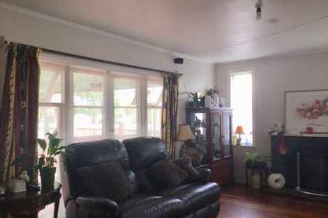 Photo of property in 15 Albert Road, Kelston, Auckland, 0602