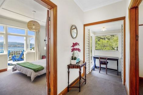 Photo of property in 49 Hungerford Road, Lyall Bay, Wellington, 6022