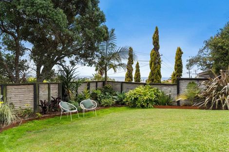 Photo of property in 1/18 Mizpah Road, Torbay, Auckland, 0630