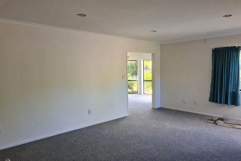 Photo of property in 10 Gleaming Place, Waiuku, 2123