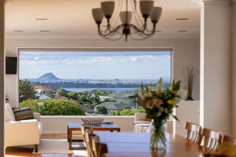 Photo of property in 98 Waikite Road, Welcome Bay, Tauranga, 3175