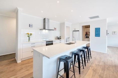 Photo of property in 3 Kuawa Drive, Kumeu, 0810