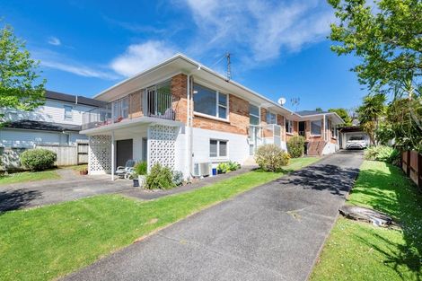 Photo of property in 2/30 Eban Avenue, Hillcrest, Auckland, 0627