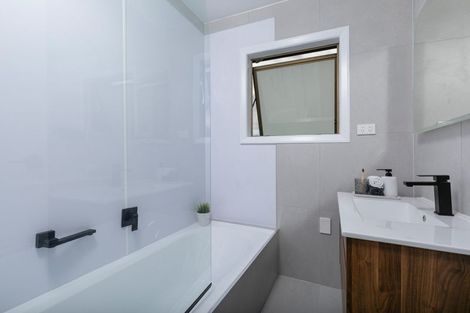 Photo of property in 561 Swanson Road, Ranui, Auckland, 0612