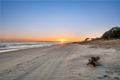 Photo of property in 123 Karewa Parade, Papamoa Beach, Papamoa, 3118