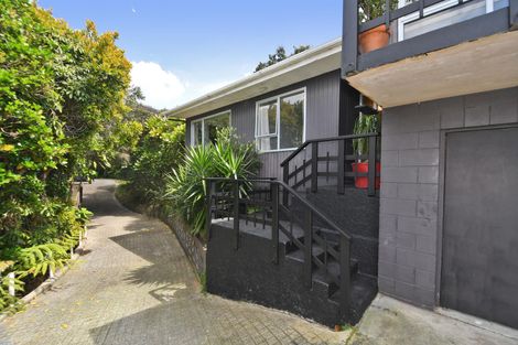 Photo of property in 17 Wonderview Road, Leigh, 0985