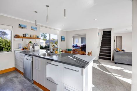 Photo of property in 17 Elizabeth Grove, Stratford, 4332