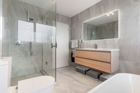 Photo of property in 39a Rodney Street, Howick, Auckland, 2014