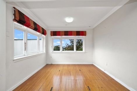 Photo of property in 393 Devonport Road, Tauranga South, Tauranga, 3112