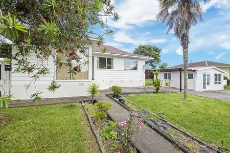 Photo of property in 2 Navigator Place, Papatoetoe, Auckland, 2025