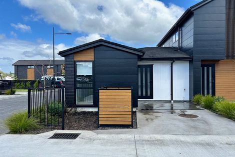 Photo of property in 2 Whakato Avenue, Kumeu, 0810