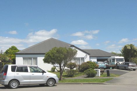 Photo of property in 32 Beauford Place, Parklands, Christchurch, 8083