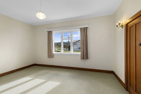 Photo of property in 33 Firth Terrace, Karori, Wellington, 6012