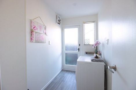 Photo of property in 2/10 Montclare Avenue, Ilam, Christchurch, 8041