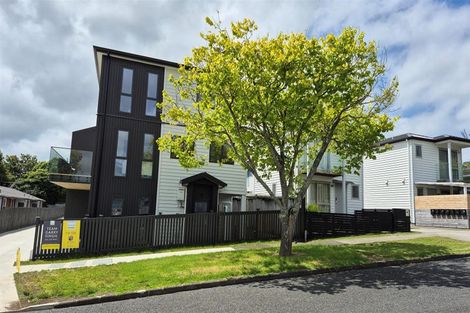 Photo of property in 2/7 Woolfield Road, Papatoetoe, Auckland, 2025