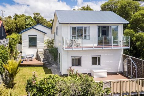 Photo of property in 85 Kahu Road, Paremata, Porirua, 5024