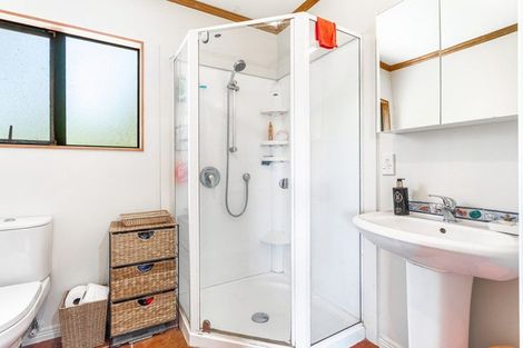 Photo of property in 214 Shaw Road, Oratia, Auckland, 0604