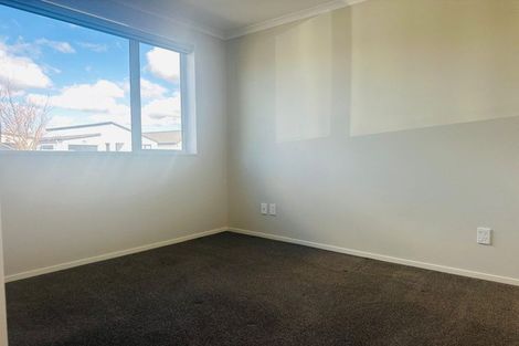 Photo of property in 3 Farmland Road, Papakura, 2110
