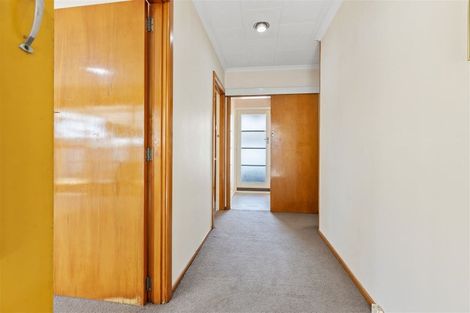 Photo of property in 8 Davidson Crescent, Hornby, Christchurch, 8042