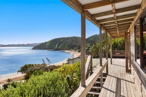 Photo of property in 2 Queens View Road, Russell, 0202