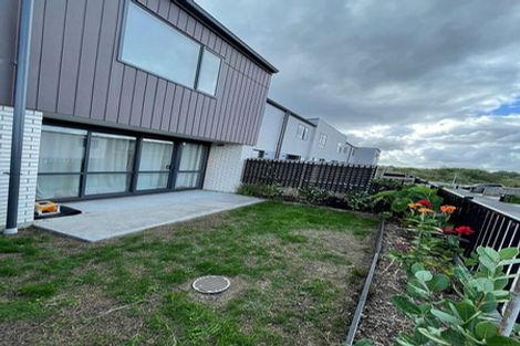 Photo of property in 16 Clay Works Lane, New Lynn, 0600