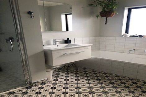 Photo of property in 20b Cambridge Road, Riverhead, 0820