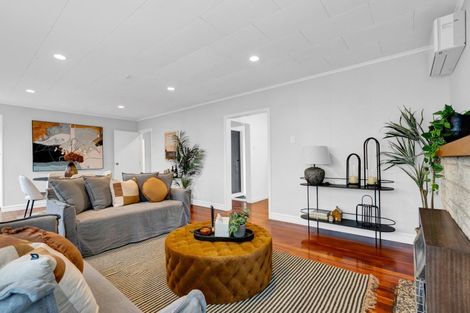 Photo of property in 93 Govett Avenue, Frankleigh Park, New Plymouth, 4310