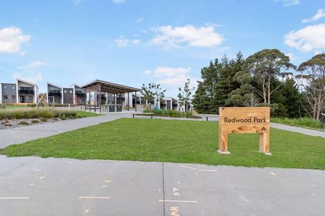 Photo of property in 33 Kikorangi Drive, Wainui, Silverdale, 0992