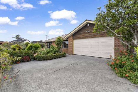 Photo of property in 2/146 Whitford Road, Somerville, Auckland, 2014