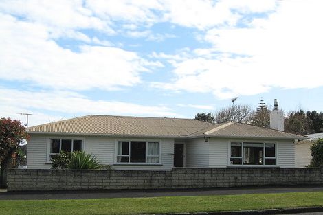 Photo of property in 9 Endeavour Street, Marfell, New Plymouth, 4310