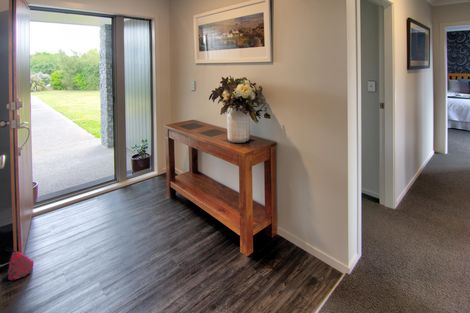 Photo of property in 6 Valkyrie Close, Carterton, 5713