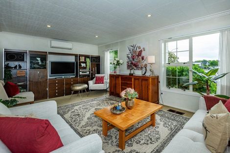 Photo of property in 16 Freebairn Street, Redwood, Christchurch, 8051