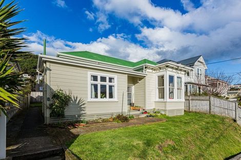 Photo of property in 15 Porritt Avenue, Mount Victoria, Wellington, 6011