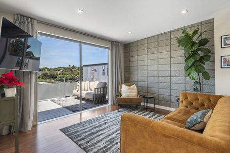 Photo of property in Wilk Heights, 2/8 Wilk Lane, Browns Bay, Auckland, 0630